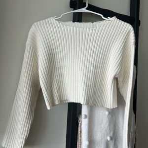 Cropped boxy white ribbed sweater